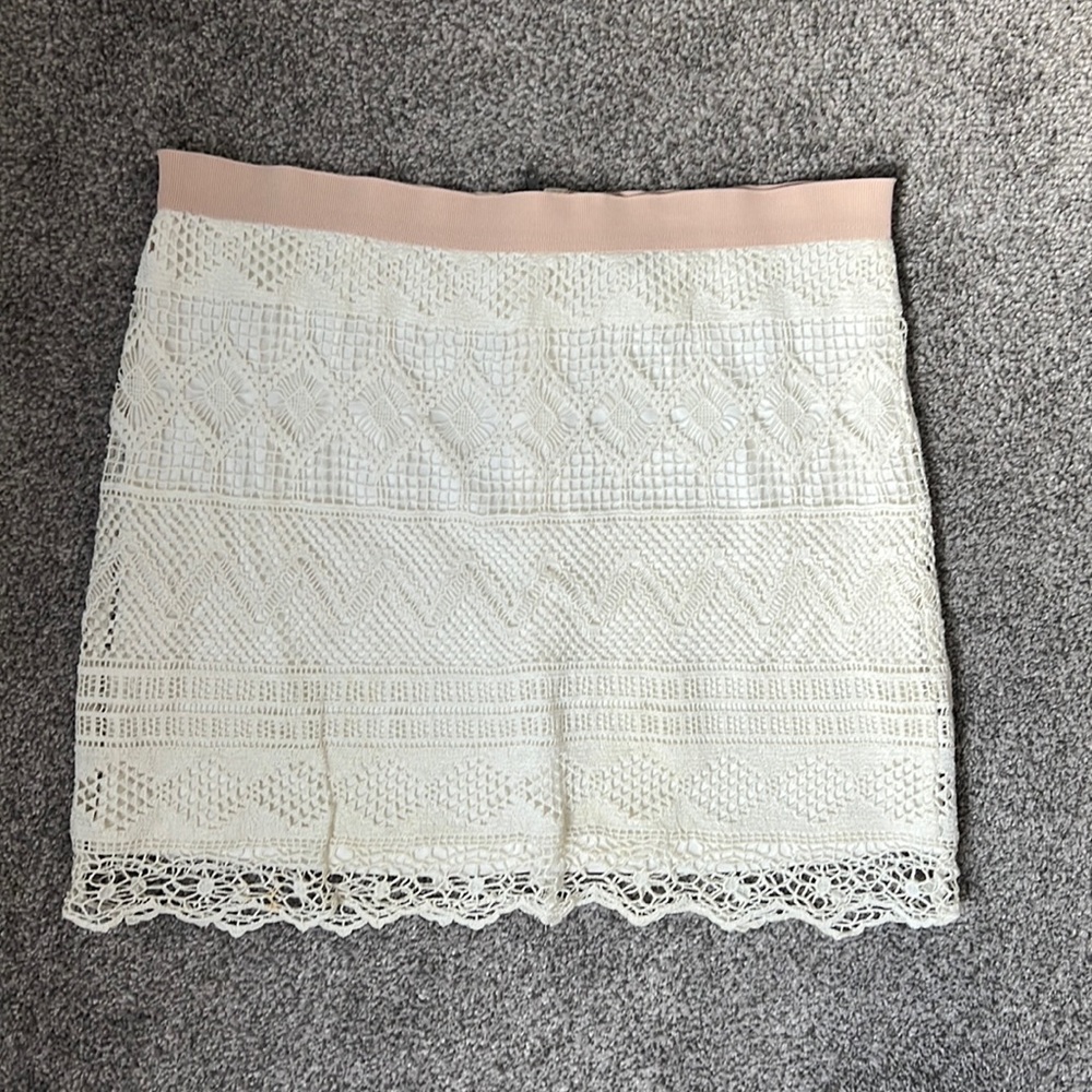 American eagle cream lace skirt